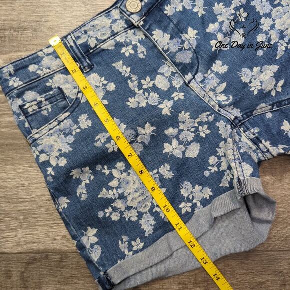 New York & Company Floral Print Denim Shorts Size 4 - Picture 6 of 7